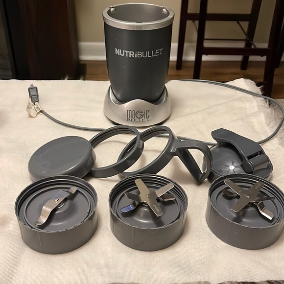 NutriBullet Magic Bullet - Picture 1 of 8